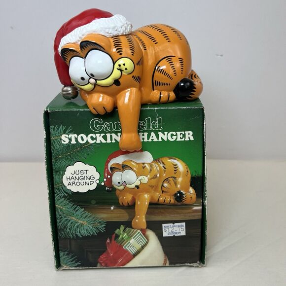 Vintage Enesco E-5937 1978 Garfield Stocking Hanger Just Hanging Around with Box - Picture 1 of 5